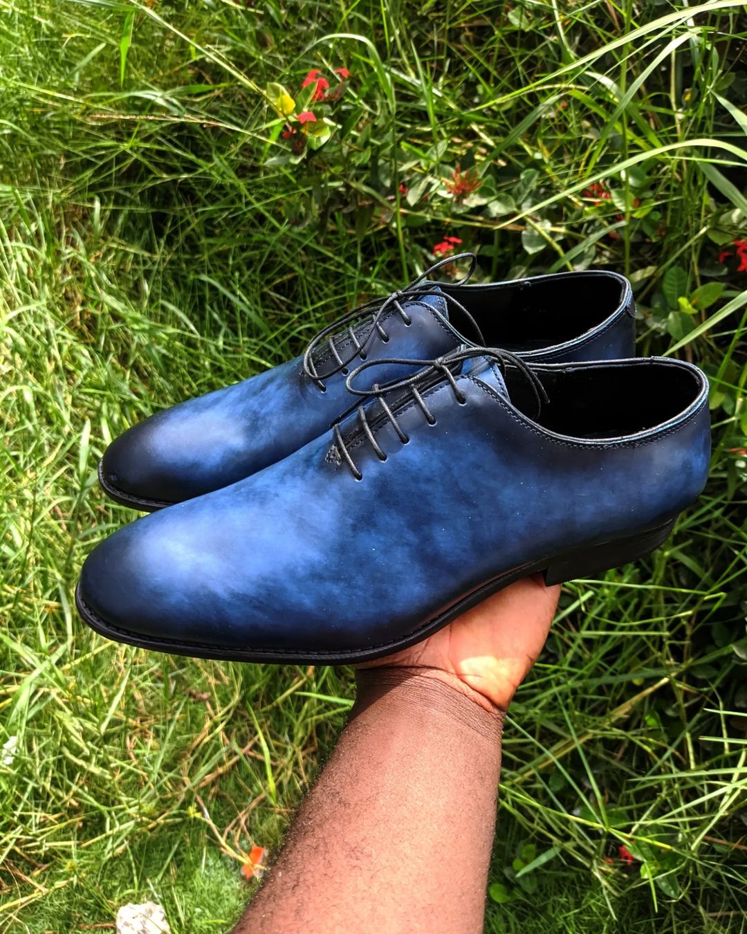 Wholecut Oxford in Royal Blue